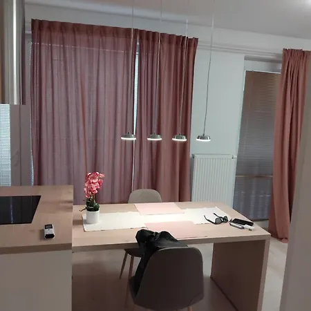 Lilium Apartment * Τρνάβα